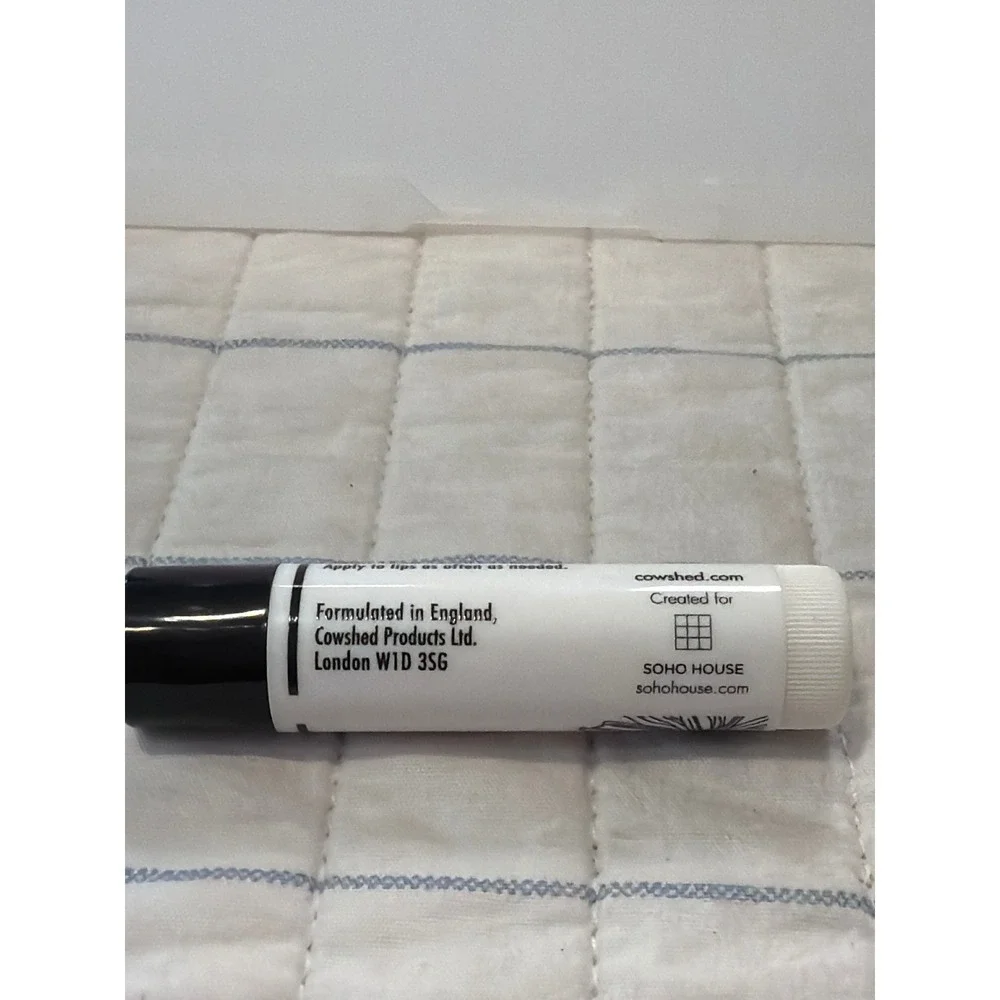 Cowshed Lippy Cow Natural Lip Balm Shea Butter Soho House England 0.17oz Stick